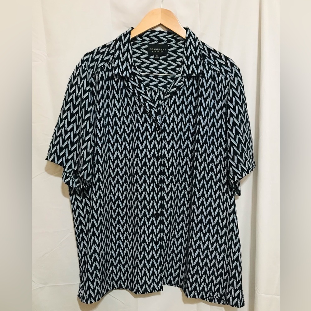DonnKenny 3X Blue & White Short-Sleeve Geometric Button-Up Blouse Printed